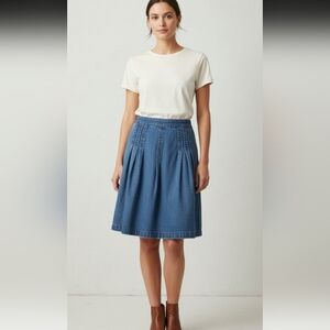 Ann Taylor LOFT Denim A-Line Skirt Size 10 Pleated 100% Cotton